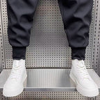 Pantalones CoolAir negros Tejido ligero que favorece la ventilación, evita el calor y mantiene la piel fresca todo el día.