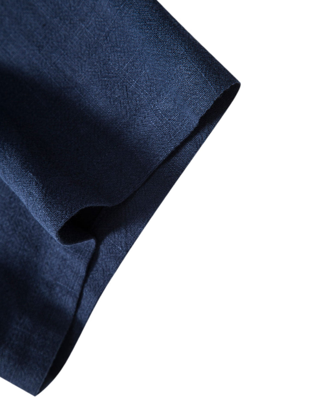 Camisa abotonada de mezcla de lino y rayón y pantalones cortos de 5 pulgadas con cordón y textura arrugada.