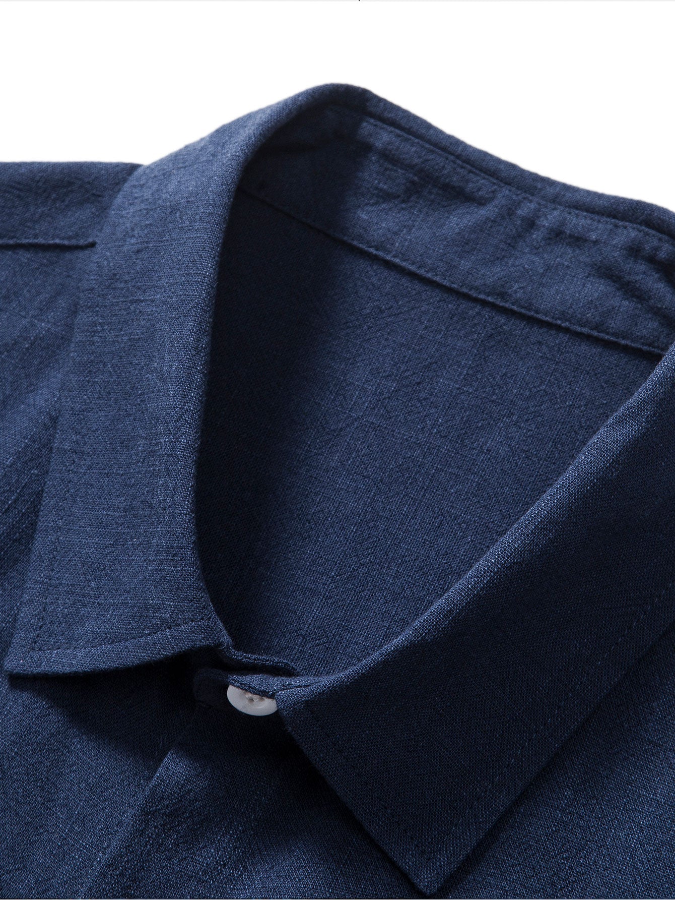 Camisa abotonada de mezcla de lino y rayón y pantalones cortos de 5 pulgadas con cordón y textura arrugada.