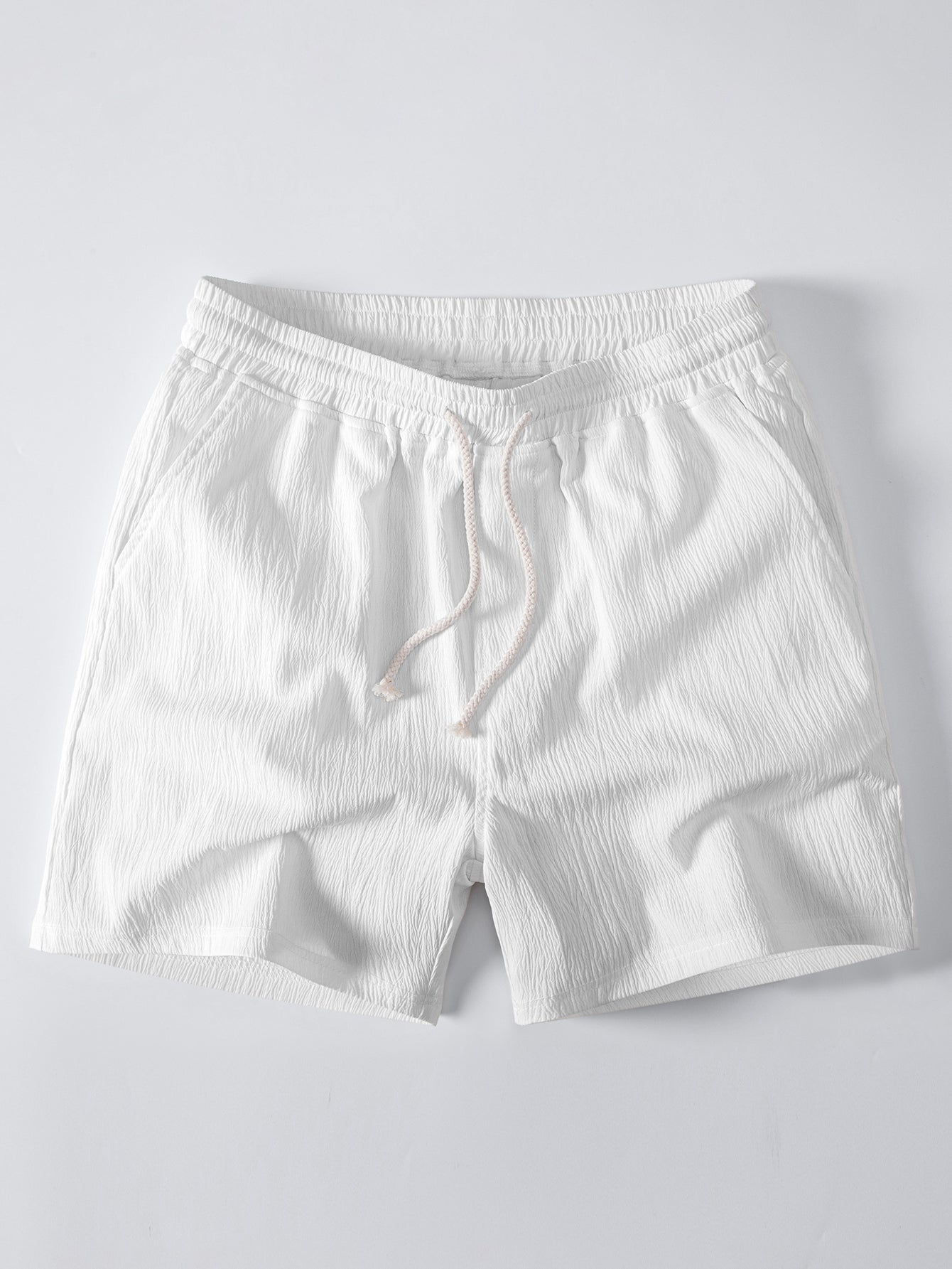 Camisa abotonada de mezcla de lino y rayón y pantalones cortos de 5 pulgadas con cordón y textura arrugada.
