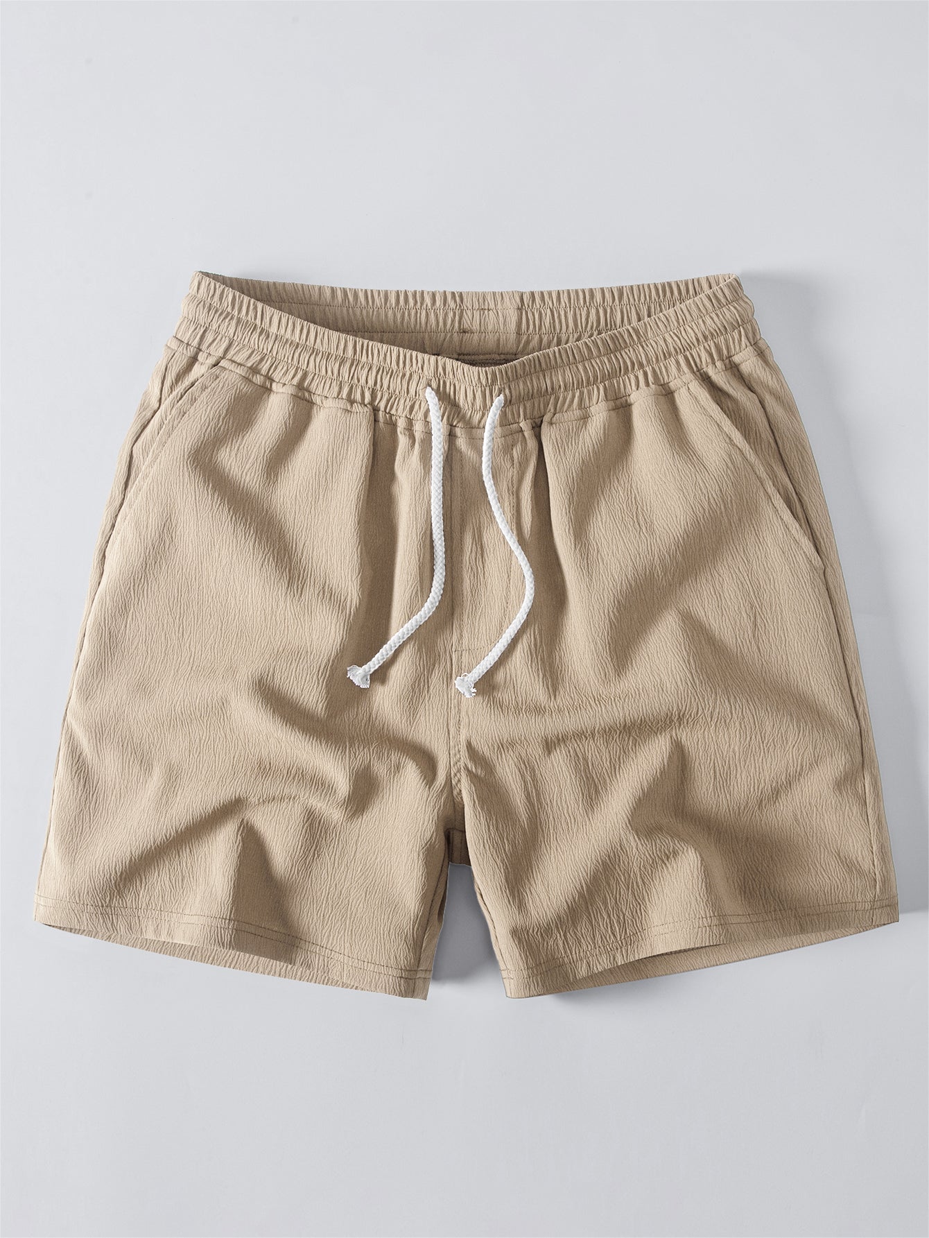 Camisa abotonada de mezcla de lino y rayón y pantalones cortos de 5 pulgadas con cordón y textura arrugada.