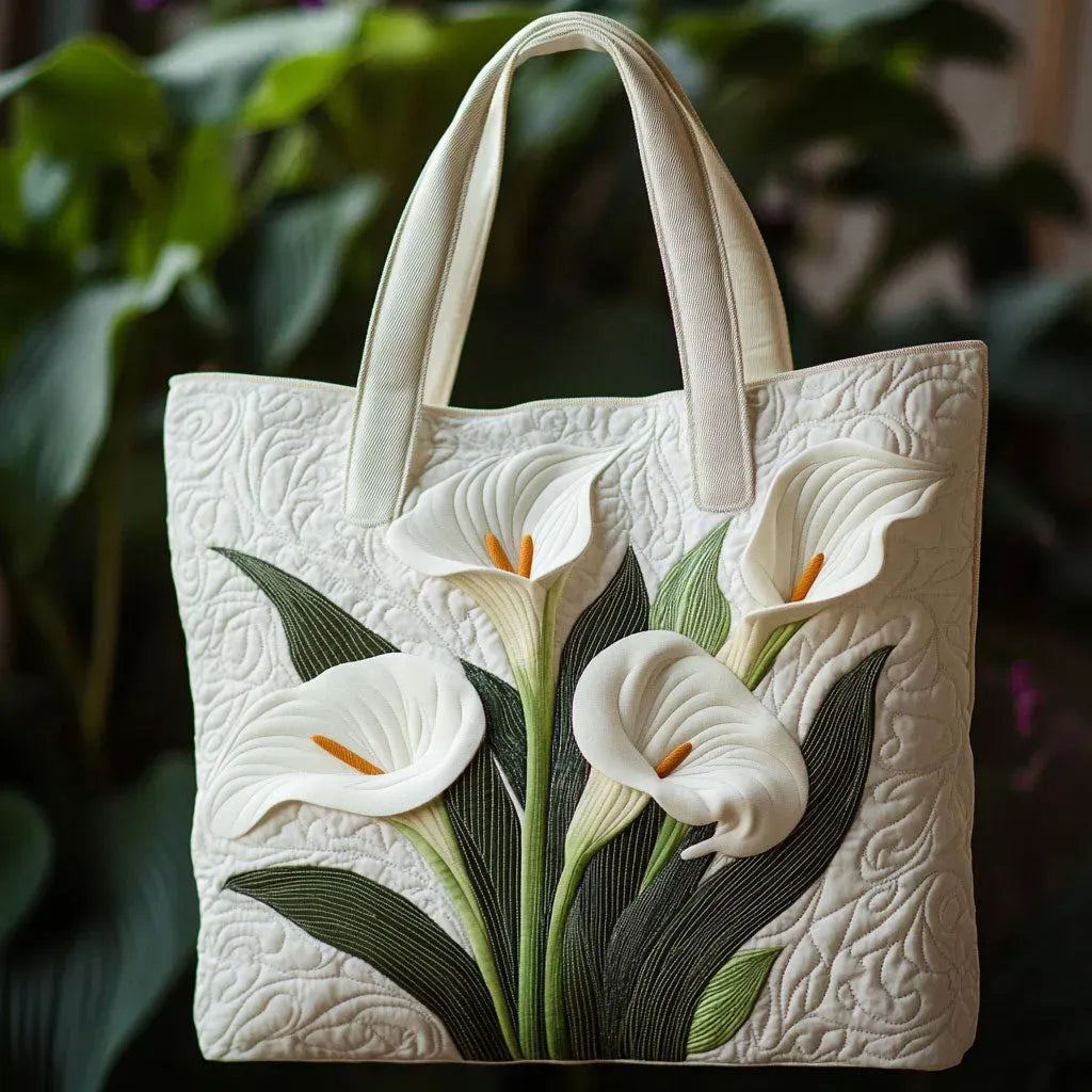 Bolso acolchado hecho a mano color blanco.