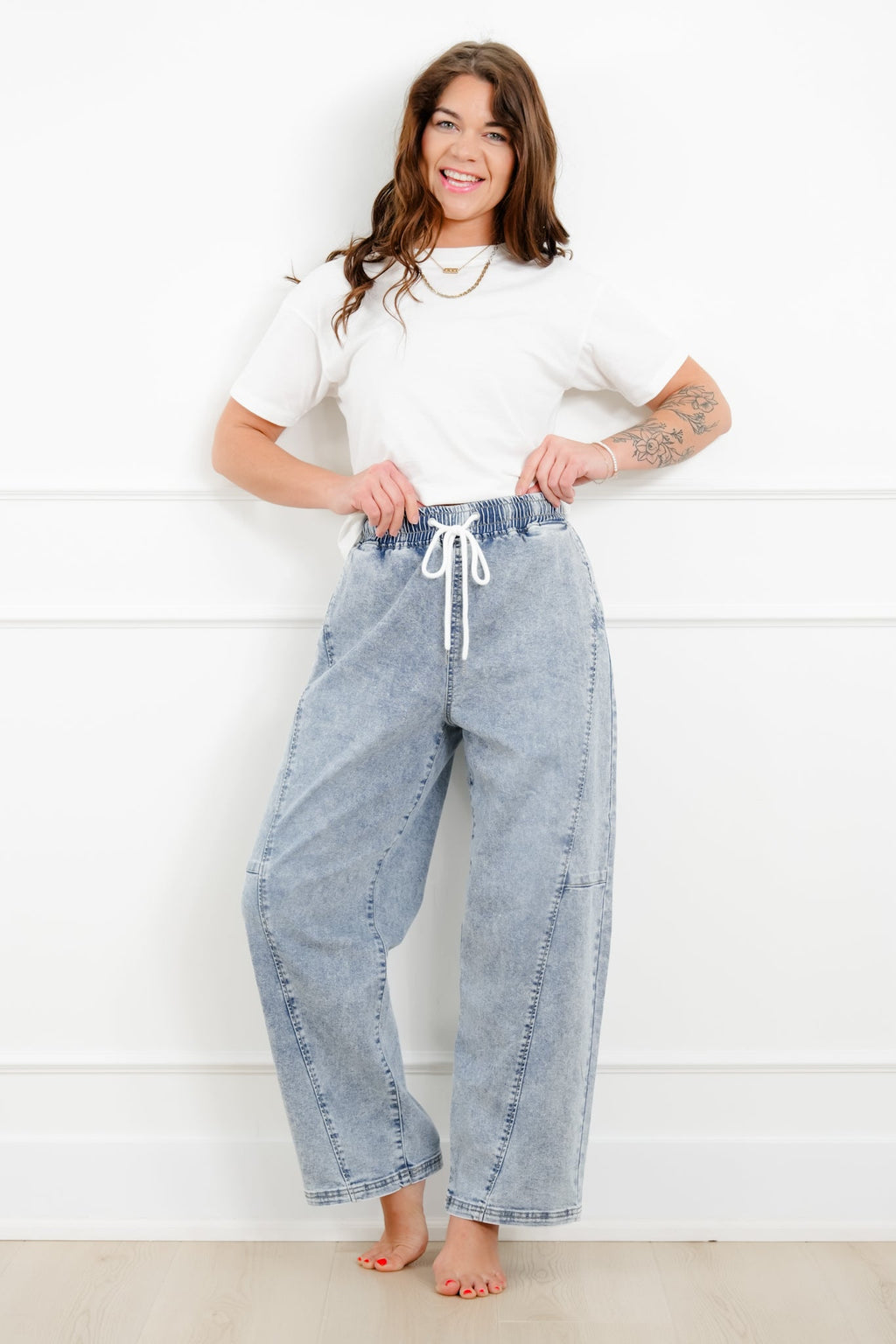 Risen Mid Rise Light Wash Elastic Waistband Barrel Jeans with Front Seam
