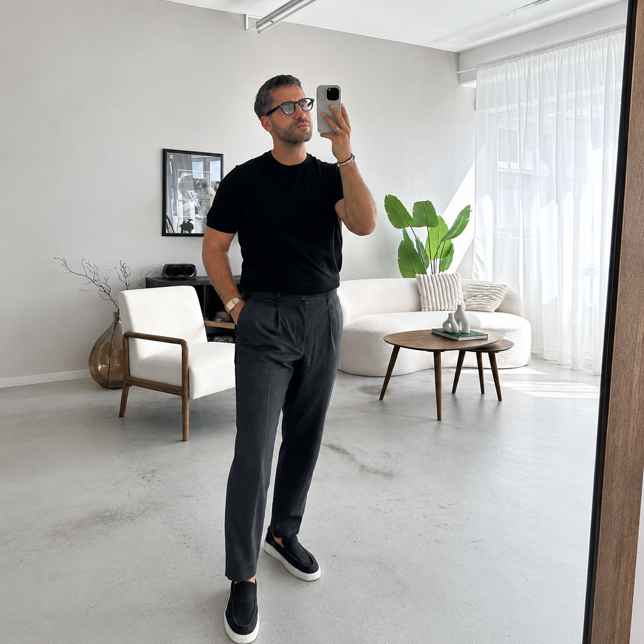 Santiago Arévalo Fashion designer en Mario Hernández