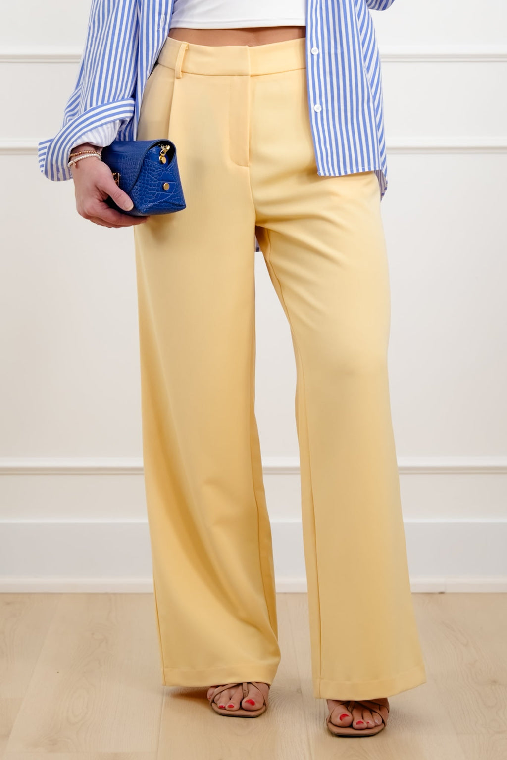 Pin Tucked Straight Leg Solid Knit Pants