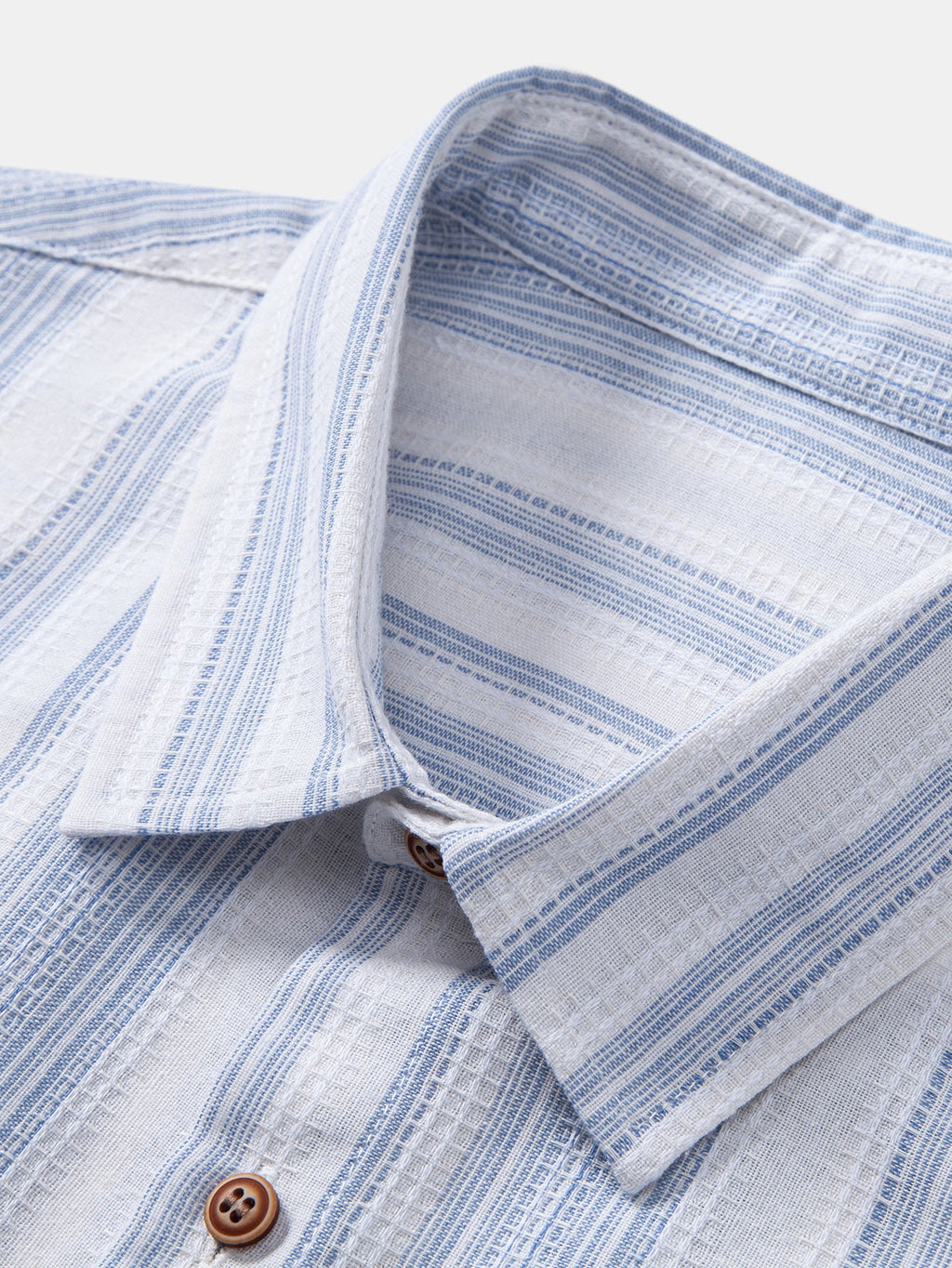 Camisa abotonada de lino a rayas y pantalones cortos de 5" con cordón y textura arrugada