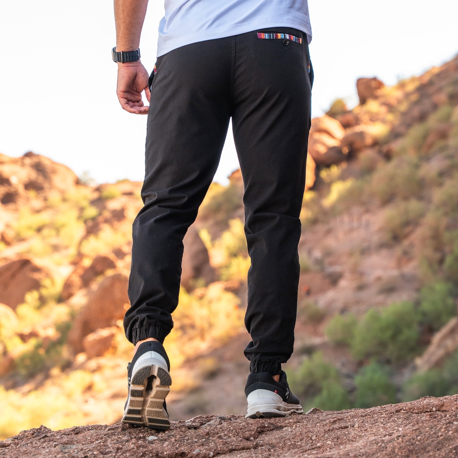Jogger deportivo Brillare (elástico informal) - Crow