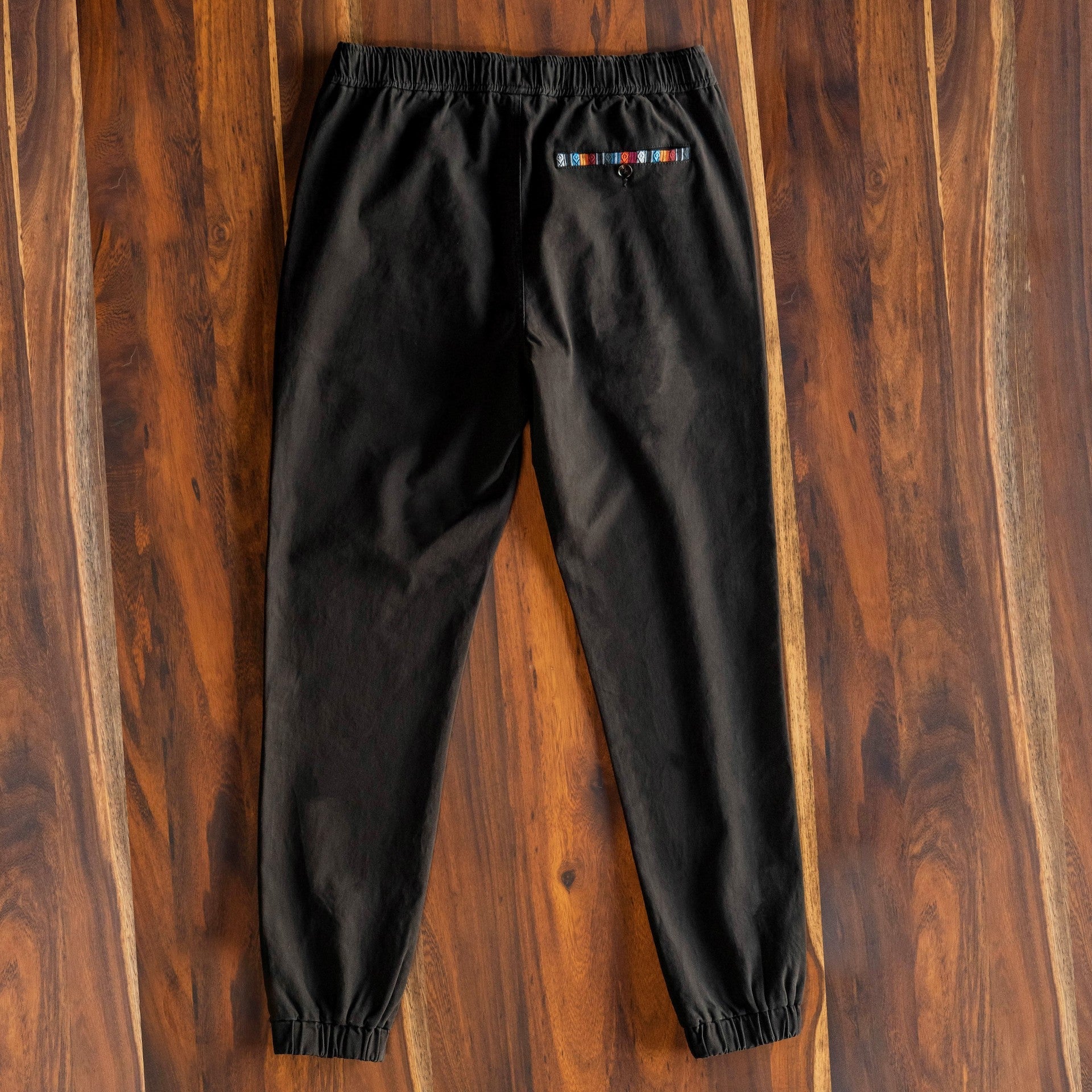 Jogger deportivo Brillare (elástico informal) - Crow