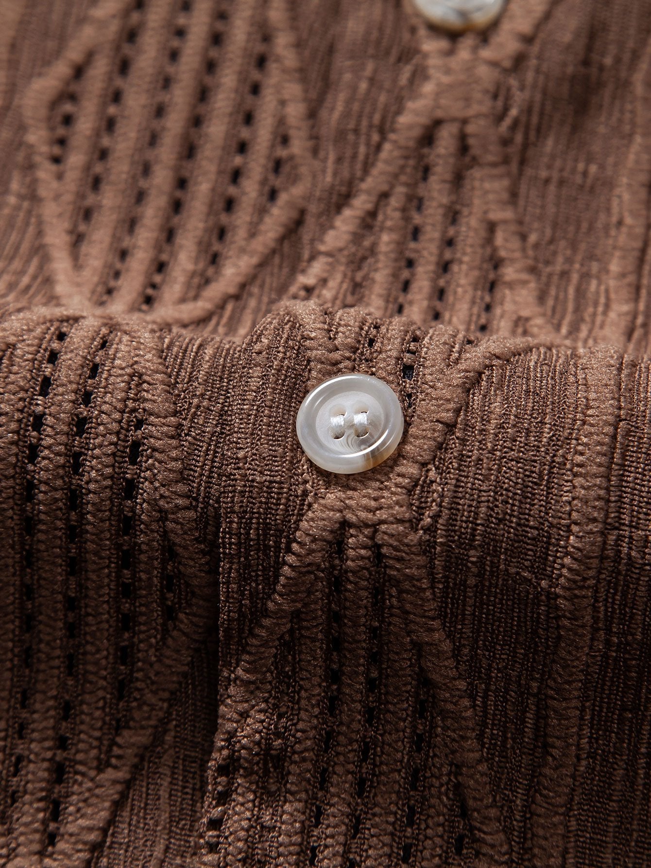 Camisa cubana con ojales de jacquard geométrico y Shorts cortos de 5" con cordón y textura arrugada